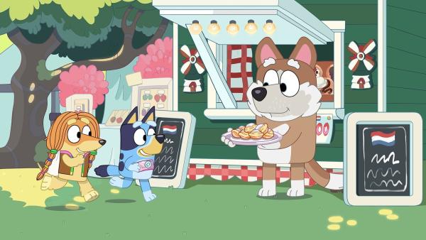 Bild 1 von 3: Bluey hat von der Zahnfee Geld bekommen, das sie auf dem Markt ausgeben möchte. Doch es ist gar nicht so einfach, sich zu entscheiden - die Möglichkeiten sind einfach endlos.