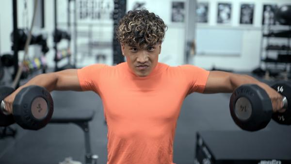 Bild 1 von 3: Witze, Kinderlieder und gehässige Kommentare - asiatische Menschen erleben täglich Rassismus und Diskriminierung. Erst während der Corona-Pandemie rückte es stärker in den Fokus der Öffentlichkeit. Wissenschaftler und Betroffene aus der Deutsch-Asiatischen Community berichten von den Stereotypen, Vorurteilen und der Fetischisierung. (Foto: Long)