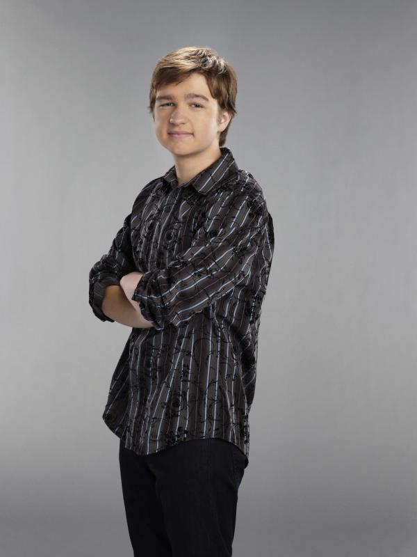 Bild 1 von 19: (9. Staffel) - Der etwas begriffsstutzige Jake Harper (August T. Jones) liebt das Essen und Fernsehen ...