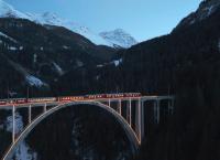 Winterwunderland Schweiz per Bahn: Arosa-Bahn - Die Wandelbare