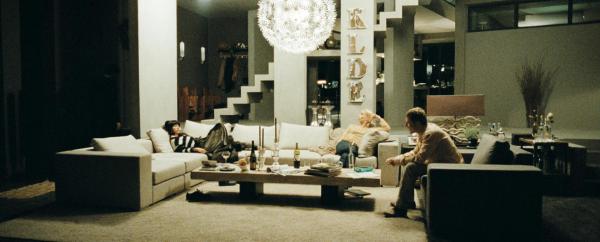 Bild 1 von 19: Im Bild: Dorka Gryllus (Sonja), Ursina Lardi (Eva), Andreas Lust (Heinrich).