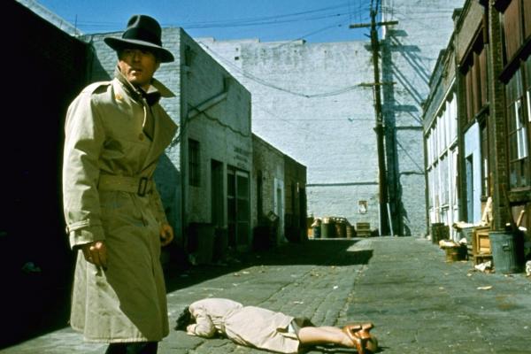 Bild 1 von 9: Johnny Hooker (Robert Redford, l.) macht eine grausame Entdeckung: Loretta (Dimitra Arliss) liegt leblos auf der Erde ...