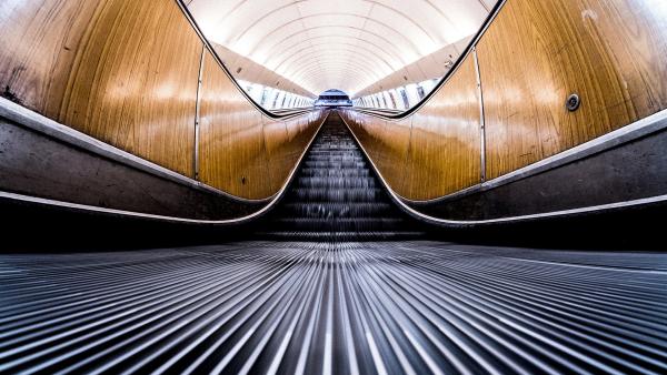 Bild 1 von 5: Rolltreppe in der Station Kobylisy.