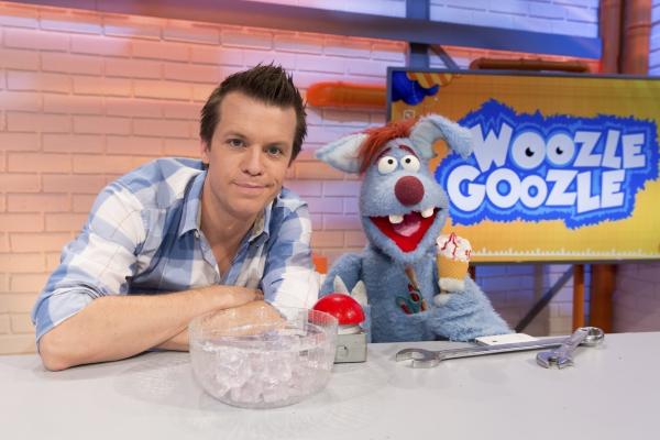 Bild 1 von 1: Das Moderatoren-Duo Benedikt Weber und Woozle Goozle.