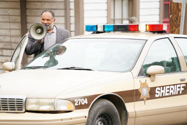 Bild 1 von 13: Pastor Paul (Geoffrey Owens)