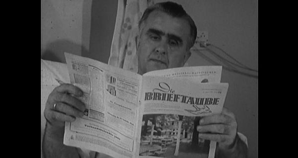 Bild 1 von 3: Der Taubenzüchter hat seine eigene Lektüre.