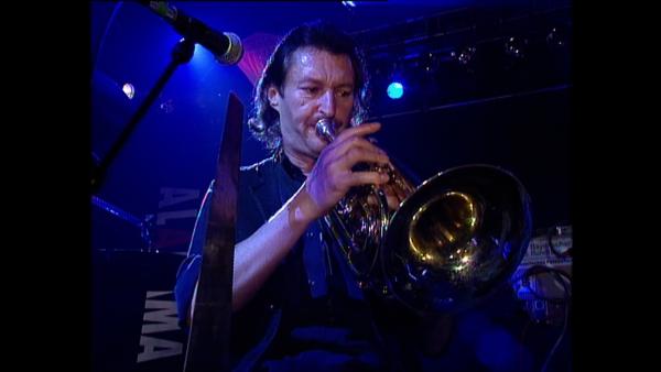 Bild 1 von 6: Die Band \