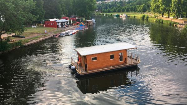 Bild 1 von 5: Fast wie im Bulli: Auch auf dem Hausboot ist man mit dem \