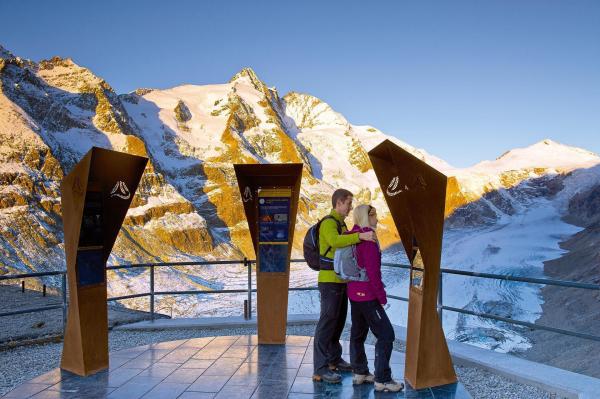 Bild 1 von 3: Im Bild: Startplatz Kaiser-Franz-Josefs-Höhe mit Großglockner.