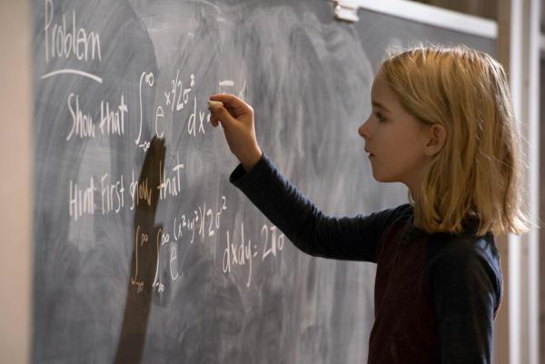 Bild 1 von 8: Mary Adler (Mckenna Grace)