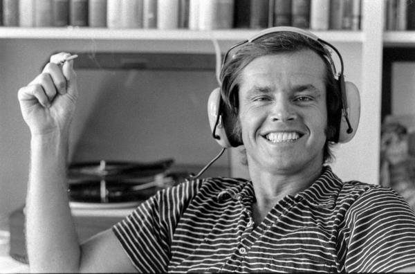 Bild 1 von 4: Jack Nicholson hob sich durch seine Intelligenz und Schlagfertigkeit von anderen jungen Schauspielern ab. Und er hatte Sinn für schrägen Humor.