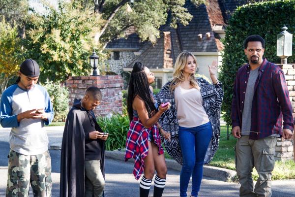 Bild 1 von 4: (v.l.n.r.) Cronut (Lil Duval); Carl jr. (Alex Henderson); Allie (Bresha Webb); Lorena (Zulay Henao); Carl (Mike Epps)