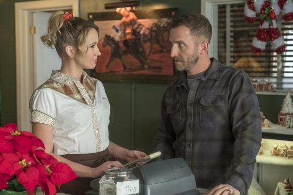 Bild 1 von 11: Ginny (Anna Camp, l.); Wayne (Will Greenberg, r.)