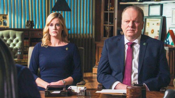 Bild 1 von 21: Im Bild: Abigail Hawk (Abigail Baker), Robert Clohessy (Lt. Gormley).