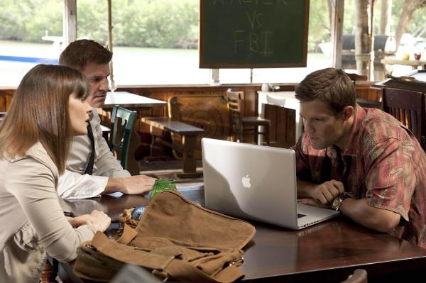 Bild 1 von 12: (v.l.n.r.) Brennan (Emily Deschanel); Booth (David Boreanaz); Walter Sherman (Geoff Stults)