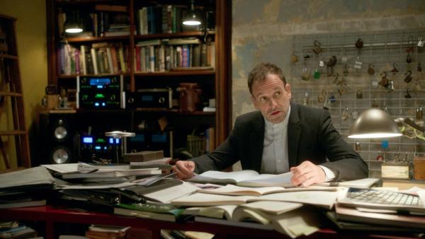 Bild 1 von 16: Sherlock Holmes (Jonny Lee Miller)