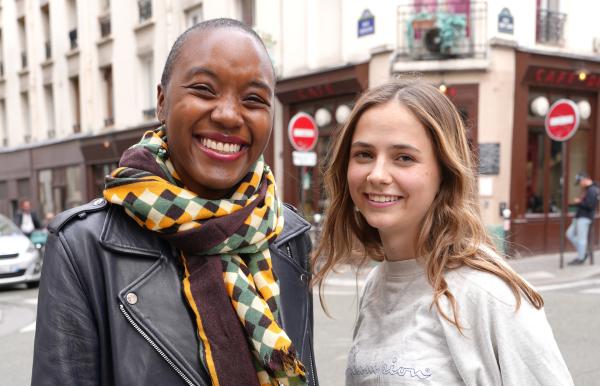 Bild 1 von 2: Priscilla Herbil (links) und Theresia Crone haben Wege gefunden, mit Endometriose umzugehen.