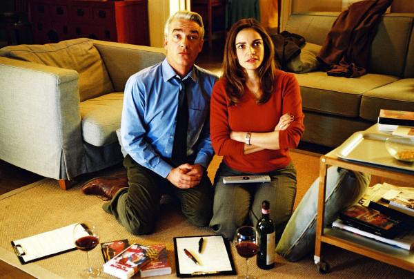 Bild 1 von 14: Sandra (Rebecca Immanuel, r.) und Felix (Christoph M. Ohrt, l.) machen sich einen schönen Abend mit den Pornos von ihrem Mandanten Andreas Maurer und seiner Gespielin Jessi Love - und werden dabei zu später Stunde von Patricia überrascht ...