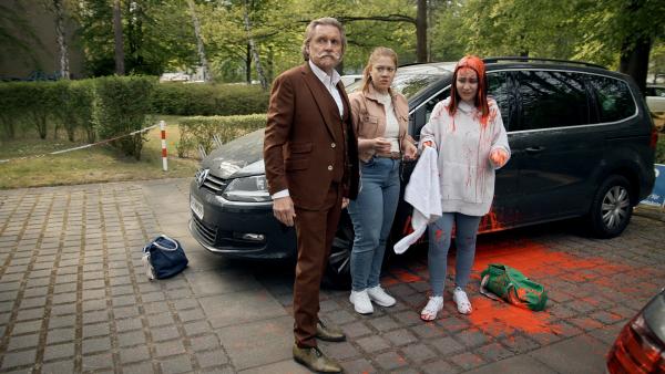 Bild 1 von 9: Ingo Lenßen (l.); Sarah Grüner (Mitte)