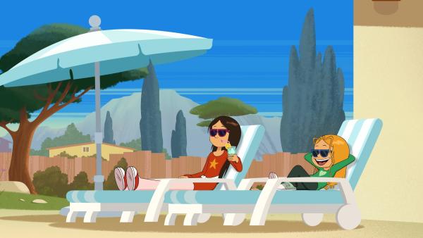 Bild 1 von 3: Die Hausarbeit ruft! Noch liegen Marine und Wendy entspannt auf Sonnenliegen.