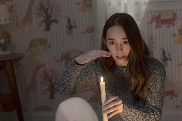 Bild 1 von 8: Angelina Meyer (Holly Taylor)