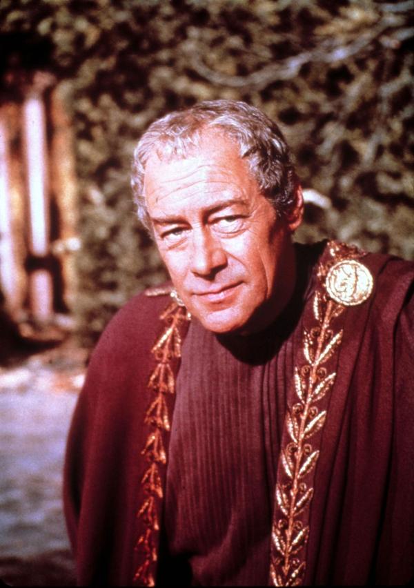 Bild 1 von 7: Cäsar (Rex Harrison) weidet sich noch in seinem triumphalen Sieg. Doch gegen ihn werden Intrigen gesponnen ...