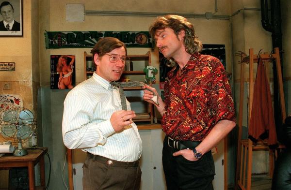 Bild 1 von 6: Im Bild (v.li.): Roland Düringer (Breitfuß), Alfred Dorfer (Weber).