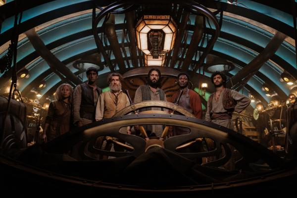 Bild 1 von 5: Von links: Suyin (Ling Cooper Tang), Ranbir (Ashan Kumar), Benoit (Thierry Frémont), Nemo (Shazad Latif), Boniface (Pacharo Mzembe) und Turan (Arlo Green) - Sie flüchten mit der Nautilus vor der mächtigen British East India Trading Company.