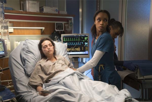 Bild 1 von 7: Yaya DaCosta as April Sexton -- (Photo by: Elizabeth Sisson/NBC)