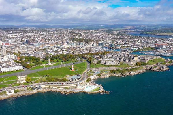 Bild 1 von 13: Im Bild: Plymouth, die zweitgrößte Stadt in Devon. Von hier brachen einst die britischen Siedler nach Amerika auf.