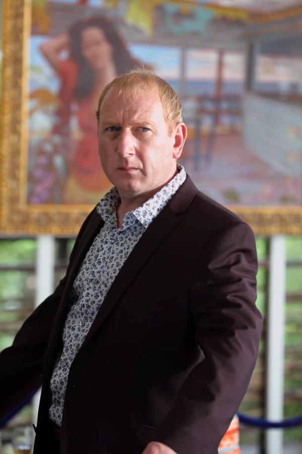 Bild 1 von 5: Das Gemälde ist der ganze Stolz von dem Galeriebesitzer Leo Pascal (Adrian Scarborough). Wie weit geht er für seine Liebe zur Kunst?