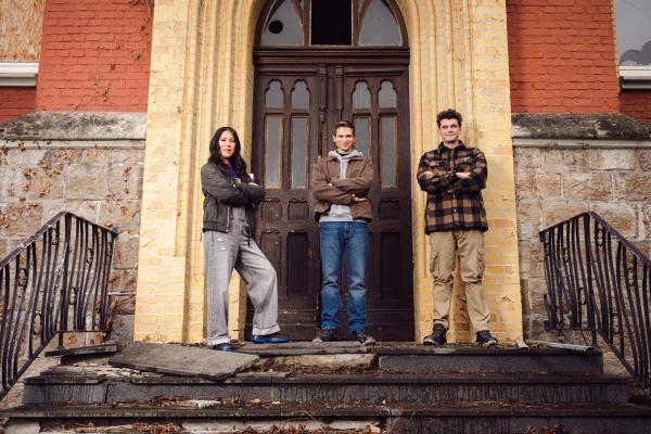 Bild 1 von 10: Mai Thi Nguyen-Kim (l.), Fabian Köster (M.) und Lutz van der Horst (r.) sind das Moderatorenteam für die dritte Staffel von \