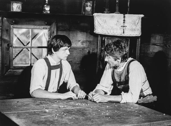 Bild 1 von 3: Im Bild: Chlodwig Haslebner (Peter), Horst Klaus (Waldbauer).