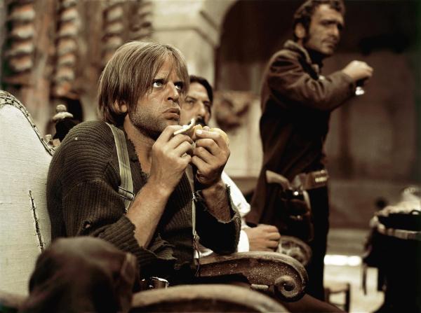 Bild 1 von 4: Juan Wild - The Hunchback (Klaus Kinski)