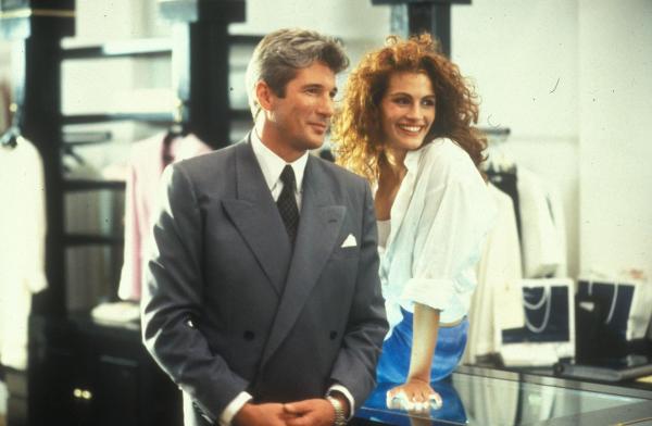 Bild 1 von 17: Aus der anfänglichen Geschäftsbeziehung wird innerhalb einer Woche eine leidenschaftliche Affäre. Doch das Straßenmädchen (Julia Roberts, r.) und den Millionär (Richard Gere, l.) trennen Welten ...