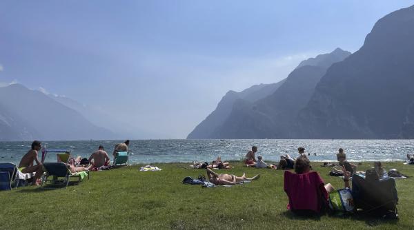 Bild 1 von 3: 