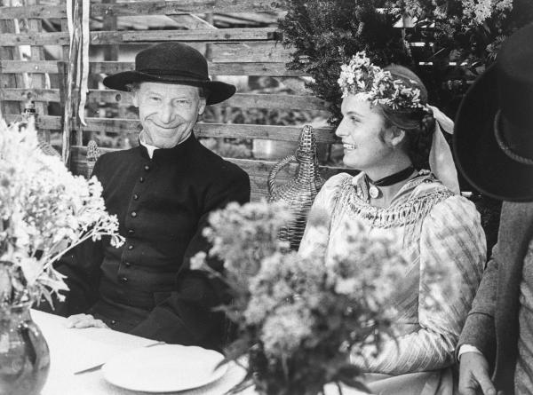 Bild 1 von 3: Im Bild: Josef Meinrad, Sabine Krenn.