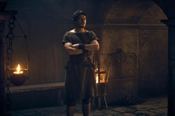 Bild 1 von 5: Tenax (Iwan Rheon)