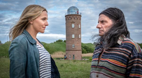 Bild 1 von 4: Nora Kaminski (Tanja Wedhorn) sorgt sich um den \