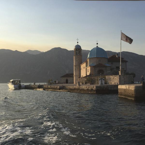 Bild 1 von 3: Insel Maria auf dem Felsen.