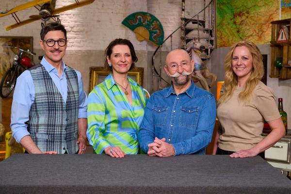 Bild 1 von 9: Von links: Experten Colmar Schulte-Goltz, Wendela Horz, Moderator Horst Lichter und Expertin Annika Raßbach