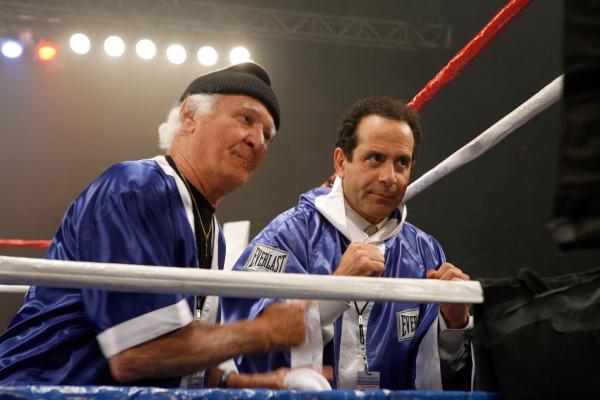 Bild 1 von 4: Im Bild (v.li.): Robert Loggia (Louie Flynn), Tony Shalhoub (Adrian Monk).