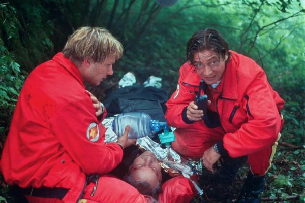Bild 1 von 5: Im Bild (v.li.): Serge Falck (Peter Berger), Rainer Grenkowitz (Dr. Michael Lüdwitz).