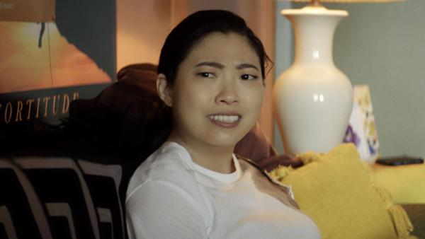 Bild 1 von 4: Rebecca (Awkwafina)