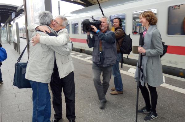 Bild 1 von 3: Erst spät hat Francis Boulouart seinen Bruder in Deutschland gefunden