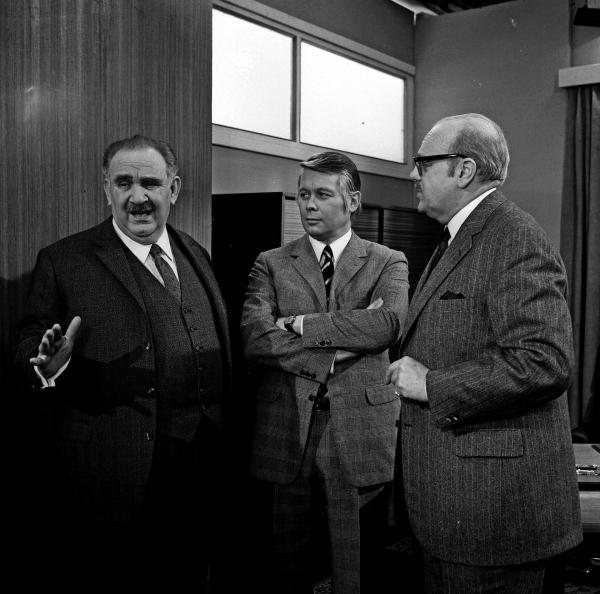 Bild 1 von 4: Im Bild: Fritz Eckhardt, Peter Weck, Peter Hey.