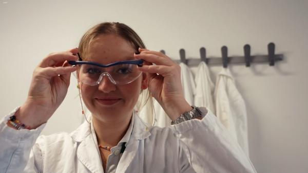 Bild 1 von 8: Maria Magdalena Gruber, Bachelorstudentin im 5. Semester Biochemie an der TU München.