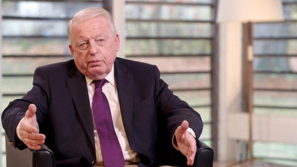 Bild 1 von 17: Im Bild: Franz Vranitzky, Alt Bundeskanzler und ehemaliger Elmayer Schüler.