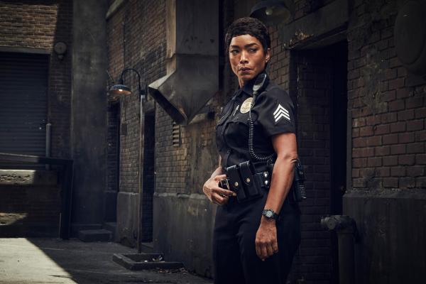 Bild 1 von 22: Im Bild: Angela Bassett (Athena Grant).