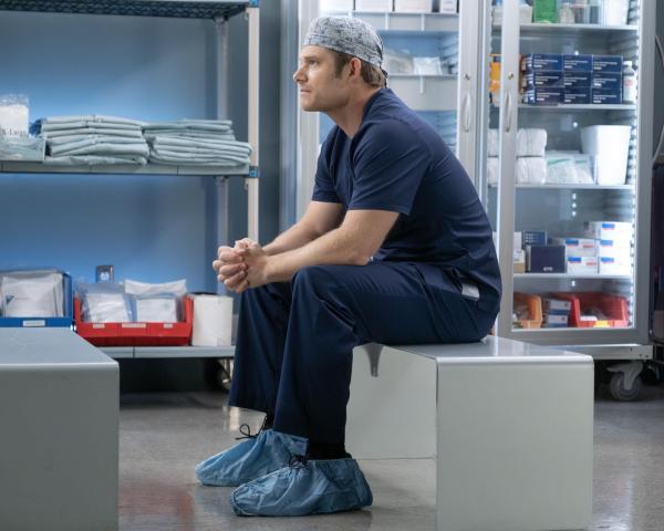 Bild 1 von 14: Dr. Atticus Lincoln (Chris Carmack)